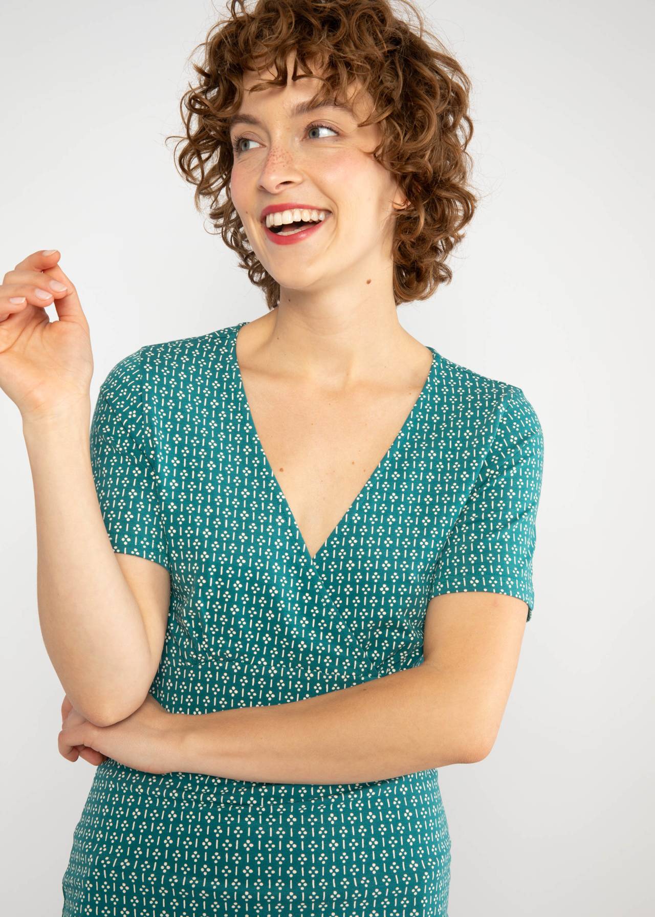 _1280_blutsgeschwister_mon_soleil_cache_dot_and_dash_shirts_gruen_172478_362706 (1)