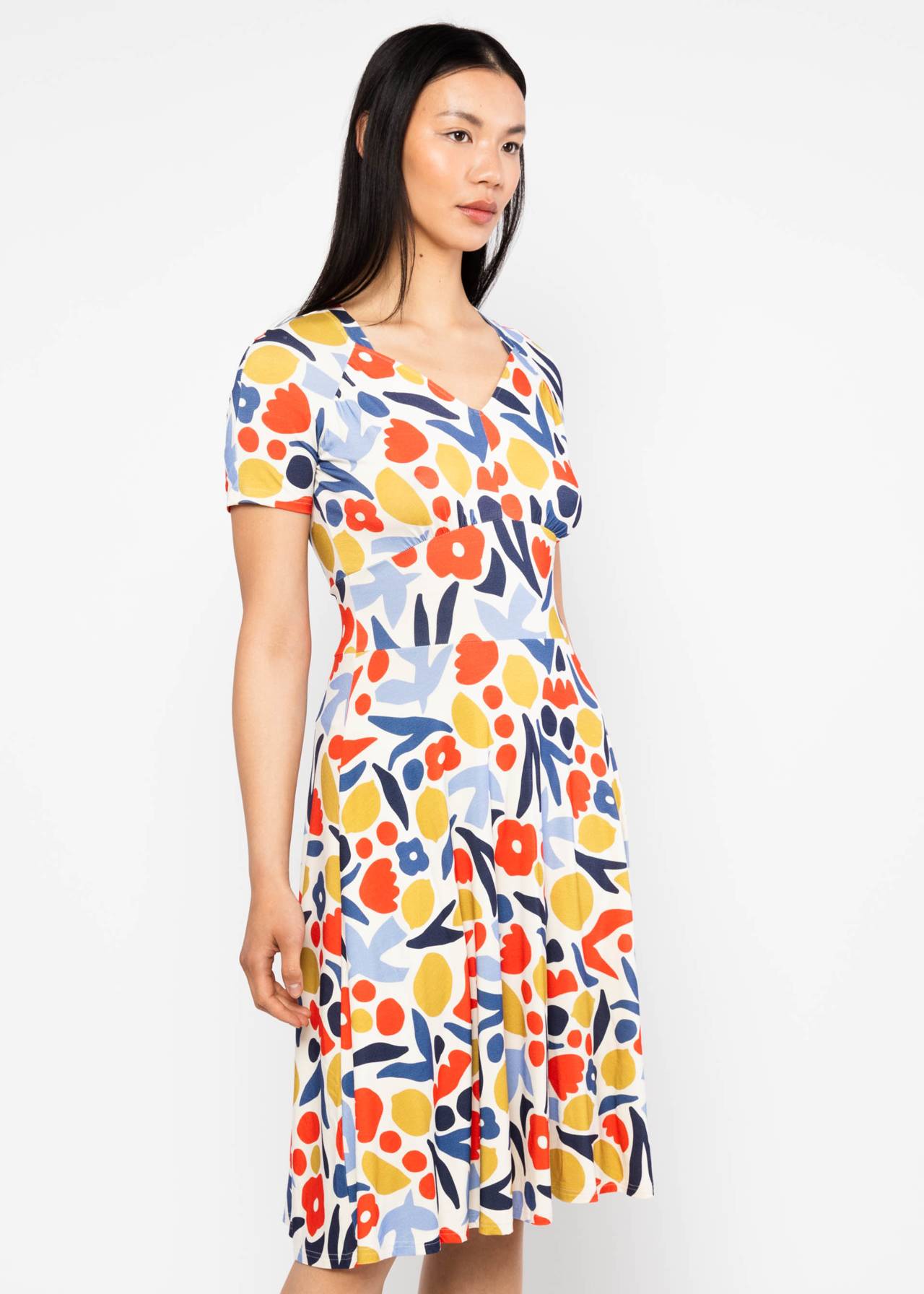 _1280_blutsgeschwister_zaubertal_heritage_inside_peacemaker_kleider_wei_189943_395264