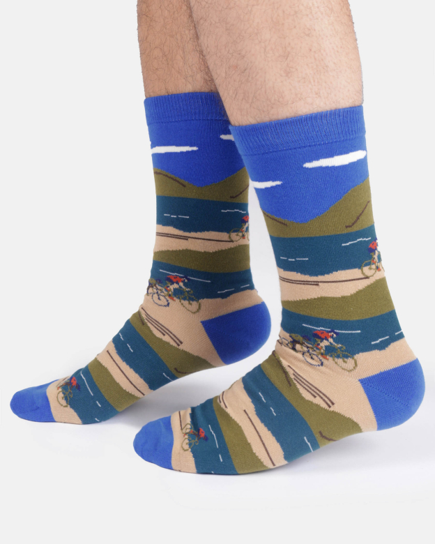 chaussettes bleues vélo en campagne coton biologique Thought